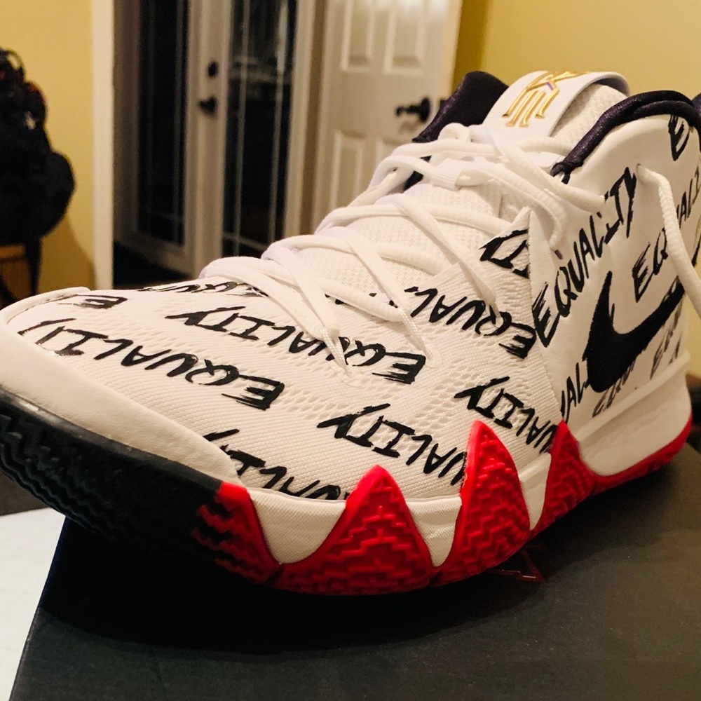 Kyrie Irvin 4 BHM Equality Nike